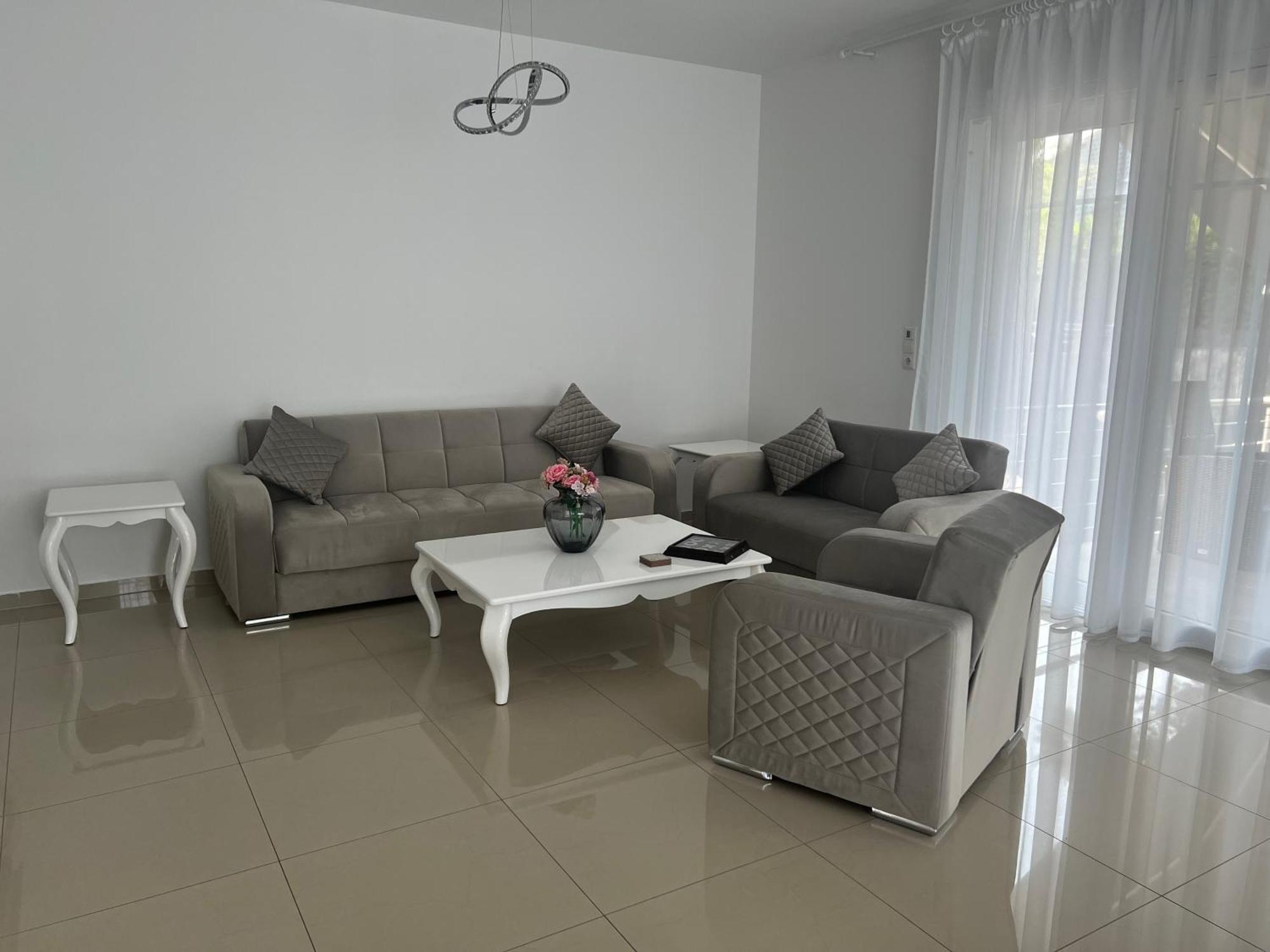 Apartamento Luxus-doppelhaushaelfte Im Ruhigen Blumenviertel Berlim